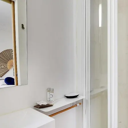 High-end 4br Close To Champs-élysées Paris